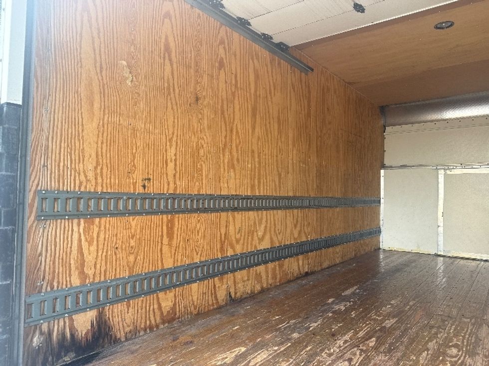 Light Duty Box Truck-Light and Medium Duty Trucks-Ford-2014-E350-Knoxville-TN-189,579\n\t\tmiles-$ 8,500 - Image 11
