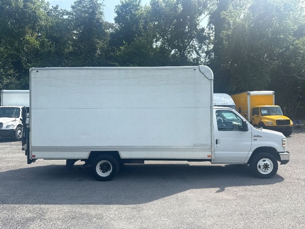 Light Duty Box Truck-Light and Medium Duty Trucks-Ford-2014-E350-Knoxville-TN-189,579\n\t\tmiles-$ 8,500 - Image 15