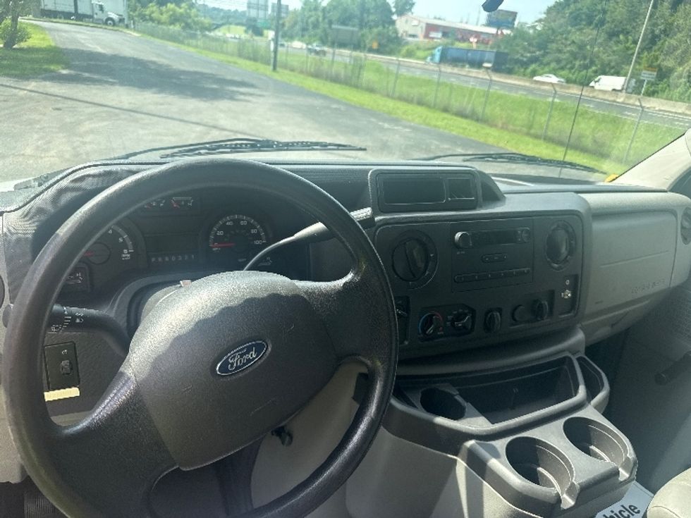 Light Duty Box Truck-Light and Medium Duty Trucks-Ford-2014-E350-Knoxville-TN-189,579\n\t\tmiles-$ 8,500 - Image 18