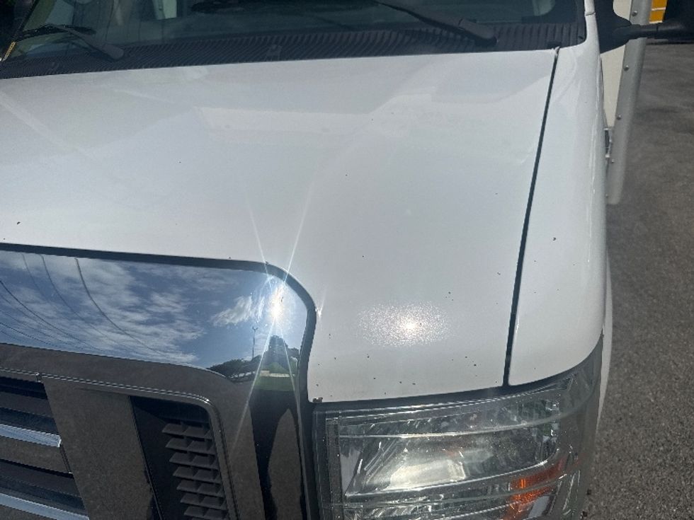 Light Duty Box Truck-Light and Medium Duty Trucks-Ford-2014-E350-Knoxville-TN-189,579\n\t\tmiles-$ 8,500 - Image 26