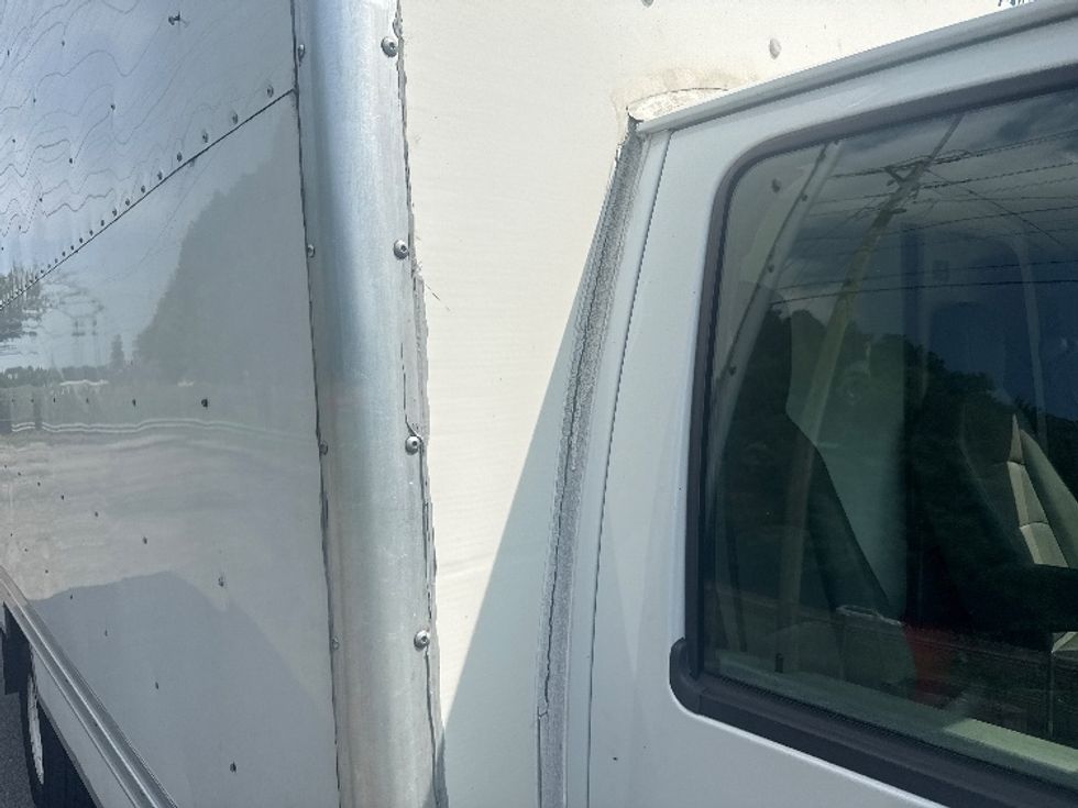 Light Duty Box Truck-Light and Medium Duty Trucks-Ford-2014-E350-Knoxville-TN-189,579\n\t\tmiles-$ 8,500 - Image 28