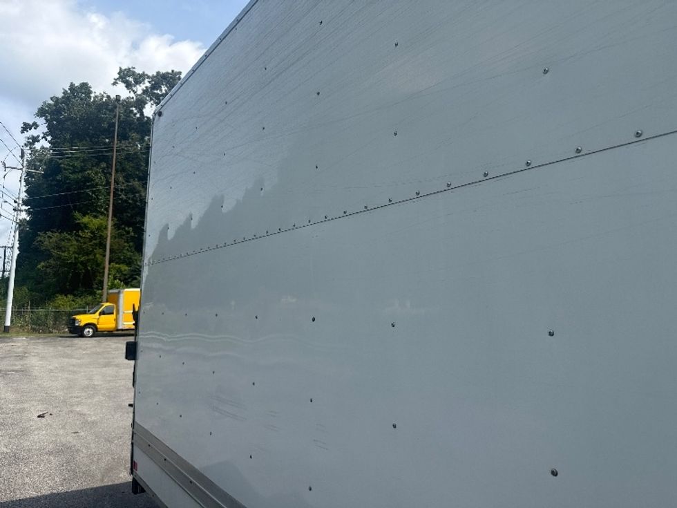 Light Duty Box Truck-Light and Medium Duty Trucks-Ford-2014-E350-Knoxville-TN-189,579\n\t\tmiles-$ 8,500 - Image 29