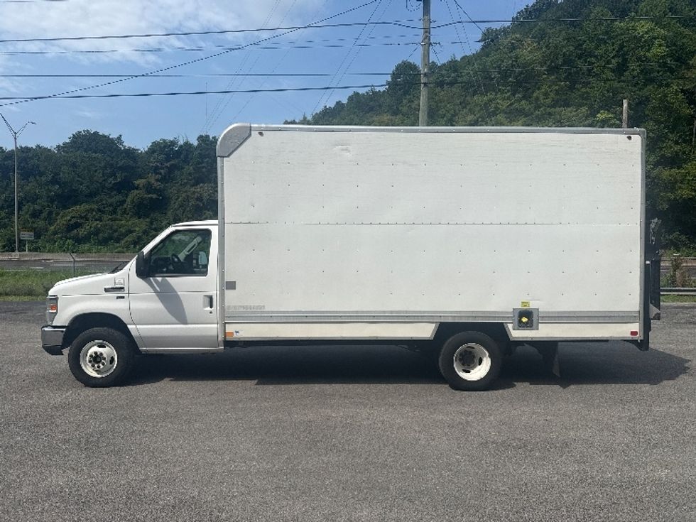 Light Duty Box Truck-Light and Medium Duty Trucks-Ford-2014-E350-Knoxville-TN-189,579\n\t\tmiles-$ 8,500 - Image 4