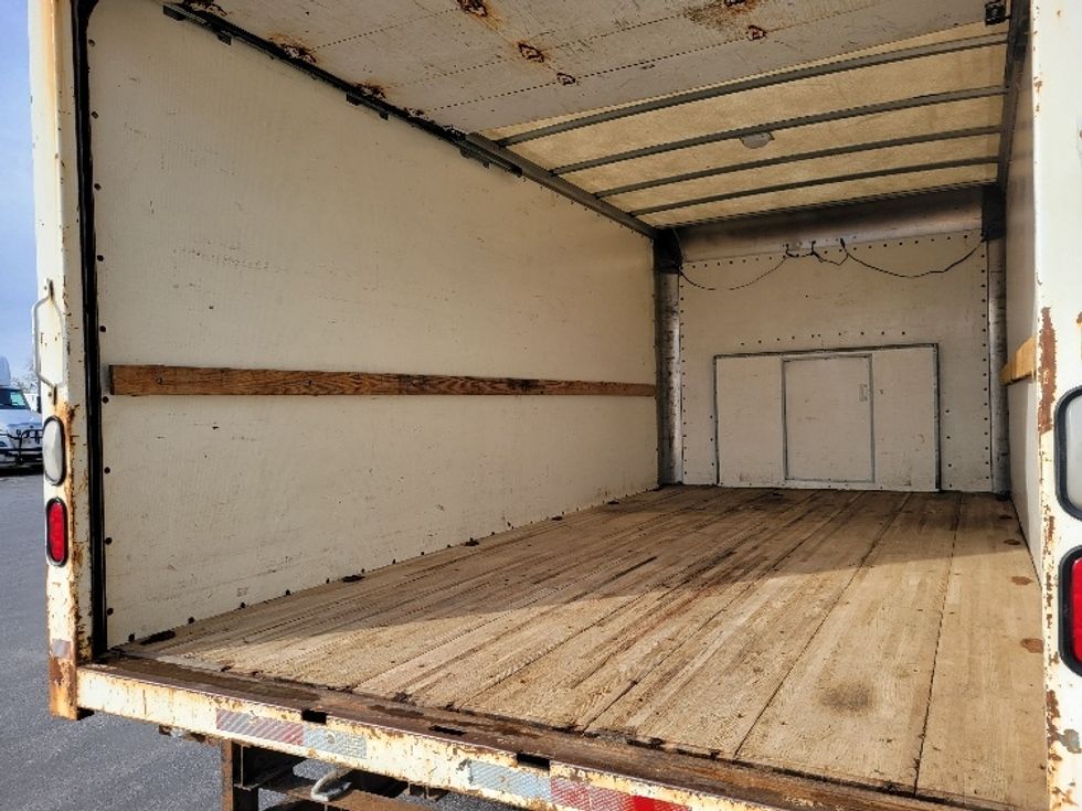 Light Duty Box Truck-Light and Medium Duty Trucks-Ford-2014-E450-Stoney Creek-ON-334,140\n\t\tkm-$ 10,000 - Image 11