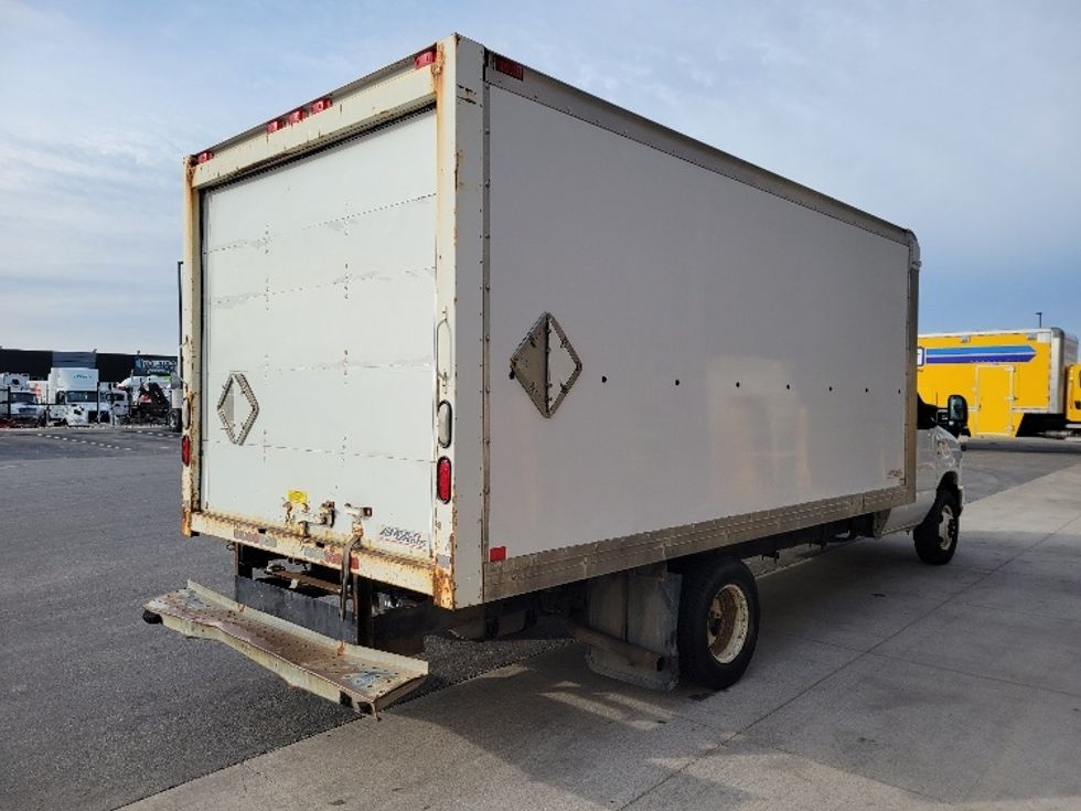 Light Duty Box Truck-Light and Medium Duty Trucks-Ford-2014-E450-Stoney Creek-ON-334,140\n\t\tkm-$ 10,000 - Image 13