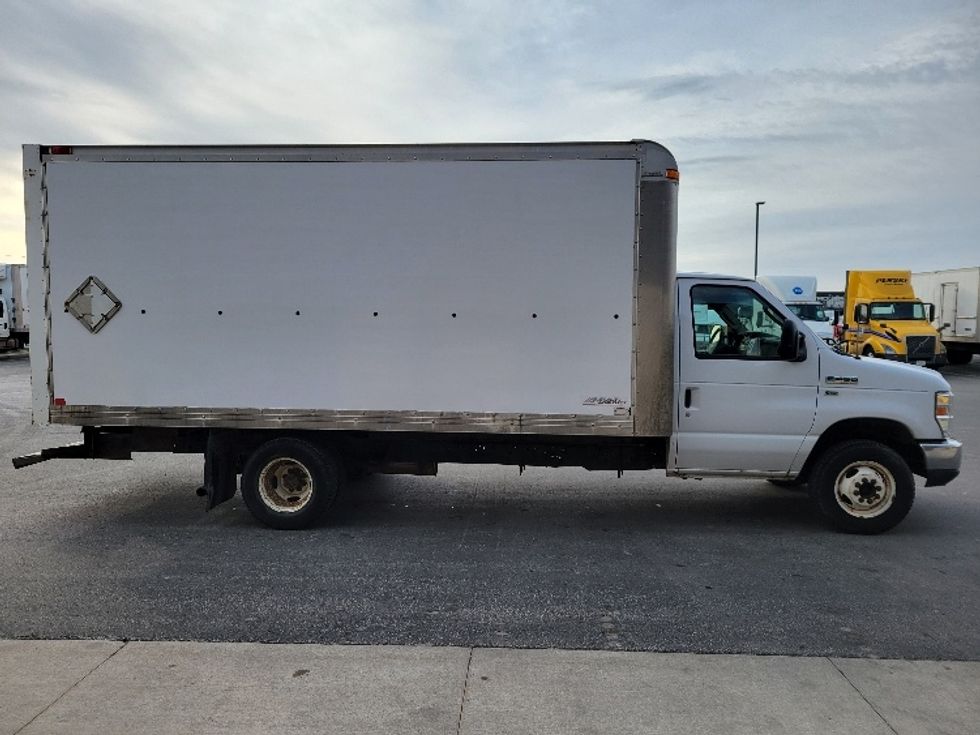 Light Duty Box Truck-Light and Medium Duty Trucks-Ford-2014-E450-Stoney Creek-ON-334,140\n\t\tkm-$ 10,000 - Image 15