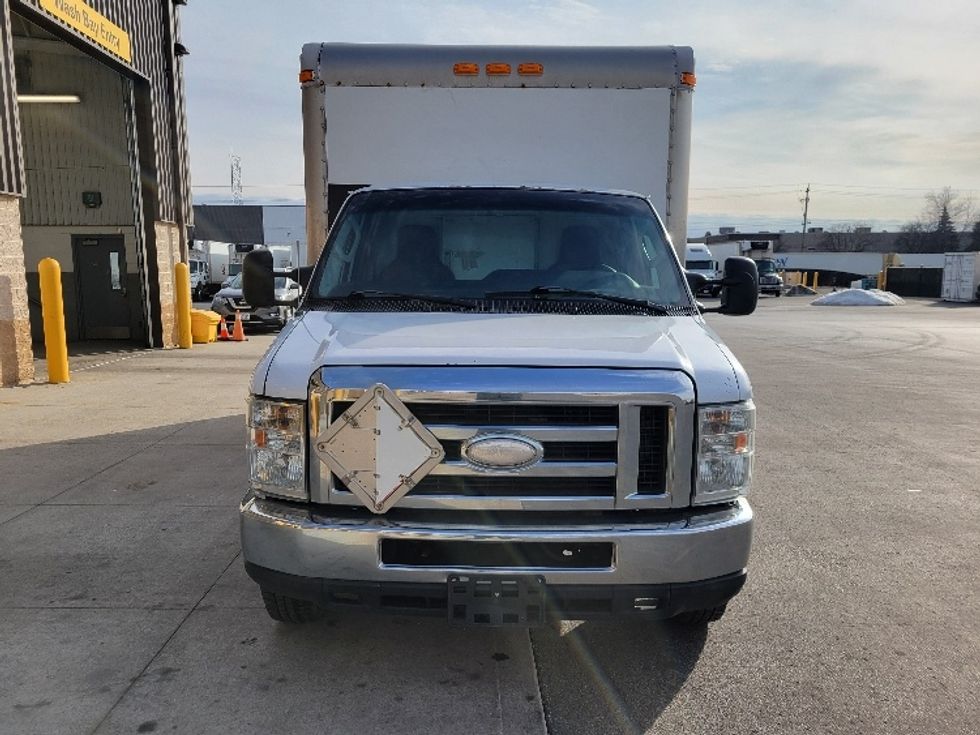 Light Duty Box Truck-Light and Medium Duty Trucks-Ford-2014-E450-Stoney Creek-ON-334,140\n\t\tkm-$ 10,000 - Image 2
