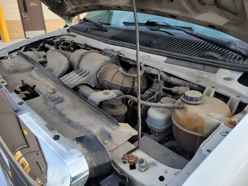 Light Duty Box Truck-Light and Medium Duty Trucks-Ford-2014-E450-Stoney Creek-ON-334,140\n\t\tkm-$ 10,000 - Image 24