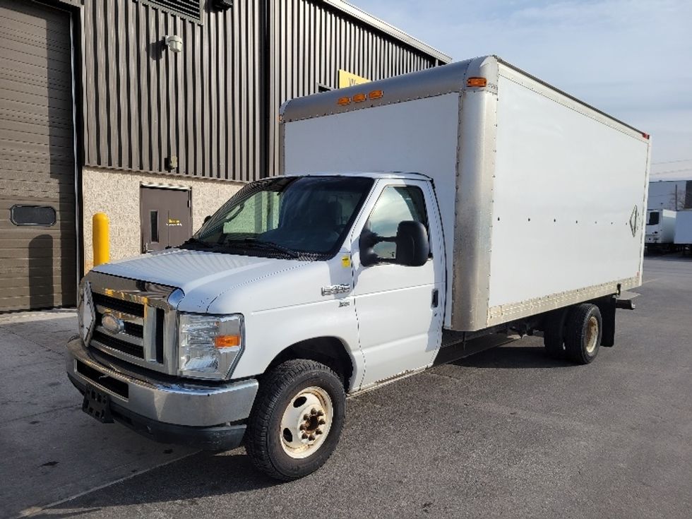Light Duty Box Truck-Light and Medium Duty Trucks-Ford-2014-E450-Stoney Creek-ON-334,140\n\t\tkm-$ 10,000 - Image 3