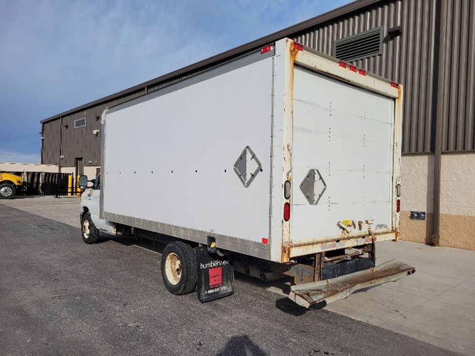 Light Duty Box Truck-Light and Medium Duty Trucks-Ford-2014-E450-Stoney Creek-ON-334,140\n\t\tkm-$ 10,000 - Image 6