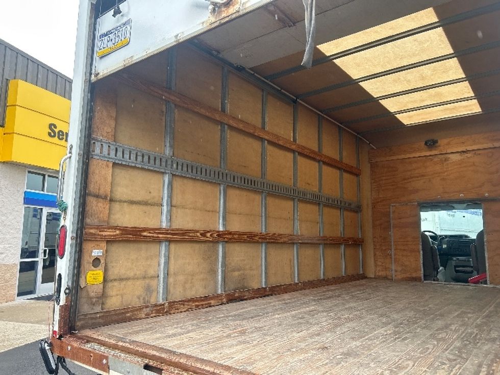 Light Duty Box Truck-Light and Medium Duty Trucks-Ford-2015-E350-Pittsburgh-PA-201,163\n\t\tmiles-$ 8,000 - Image 10