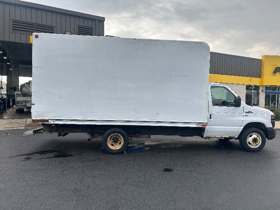 Light Duty Box Truck-Light and Medium Duty Trucks-Ford-2015-E350-Pittsburgh-PA-201,163\n\t\tmiles-$ 8,000 - Image 14