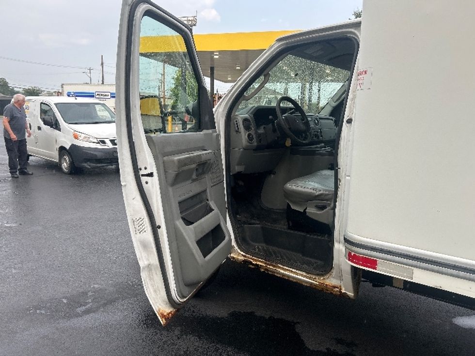 Light Duty Box Truck-Light and Medium Duty Trucks-Ford-2015-E350-Pittsburgh-PA-201,163\n\t\tmiles-$ 8,000 - Image 15