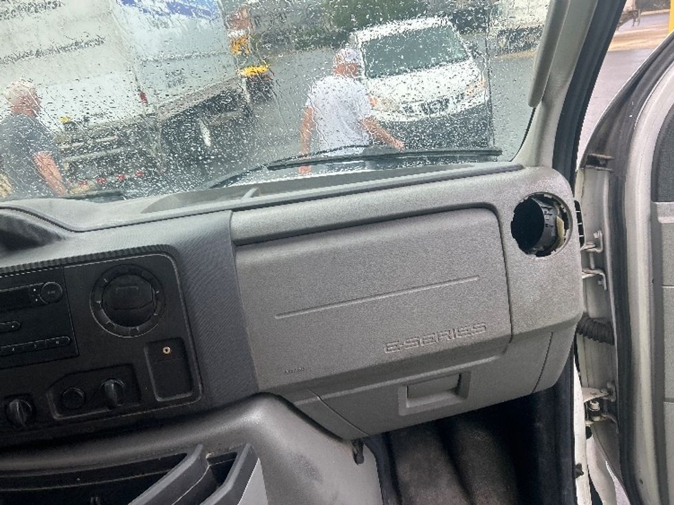 Light Duty Box Truck-Light and Medium Duty Trucks-Ford-2015-E350-Pittsburgh-PA-201,163\n\t\tmiles-$ 8,000 - Image 20