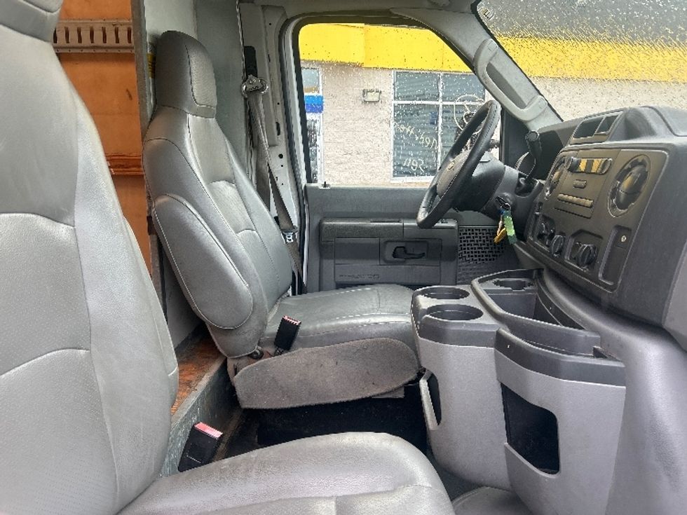 Light Duty Box Truck-Light and Medium Duty Trucks-Ford-2015-E350-Pittsburgh-PA-201,163\n\t\tmiles-$ 8,000 - Image 21
