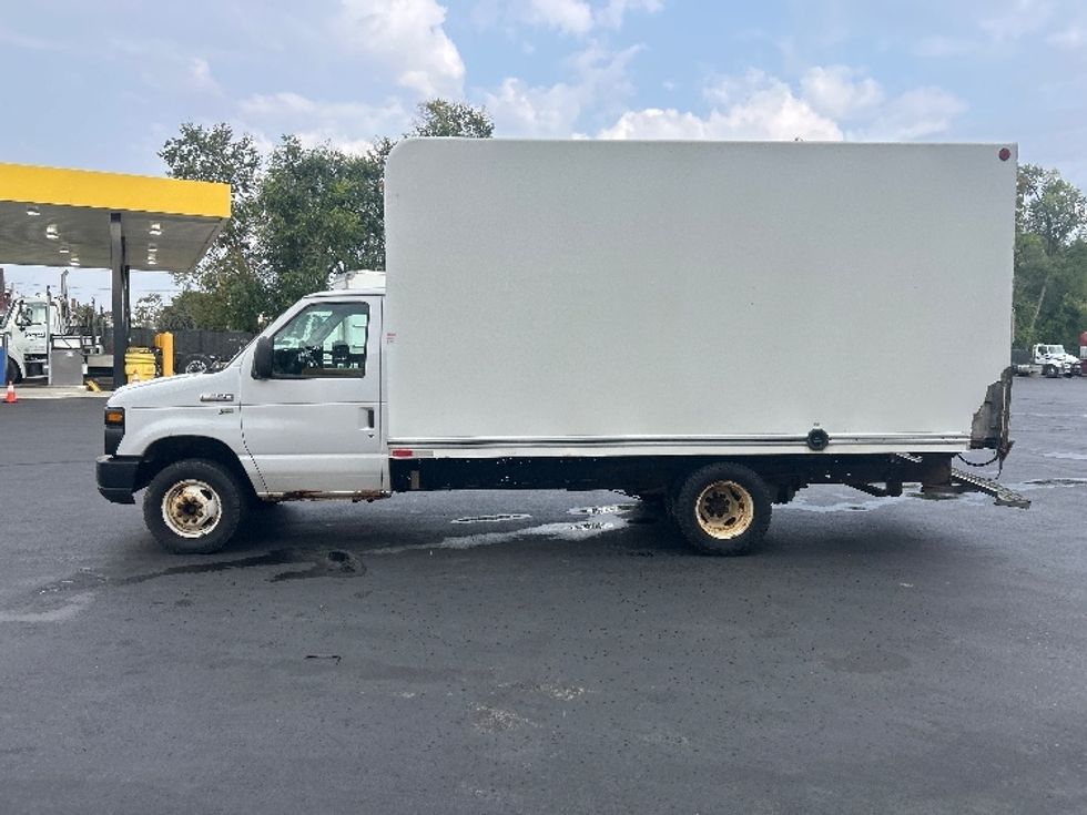Light Duty Box Truck-Light and Medium Duty Trucks-Ford-2015-E350-Pittsburgh-PA-201,163\n\t\tmiles-$ 8,000 - Image 4