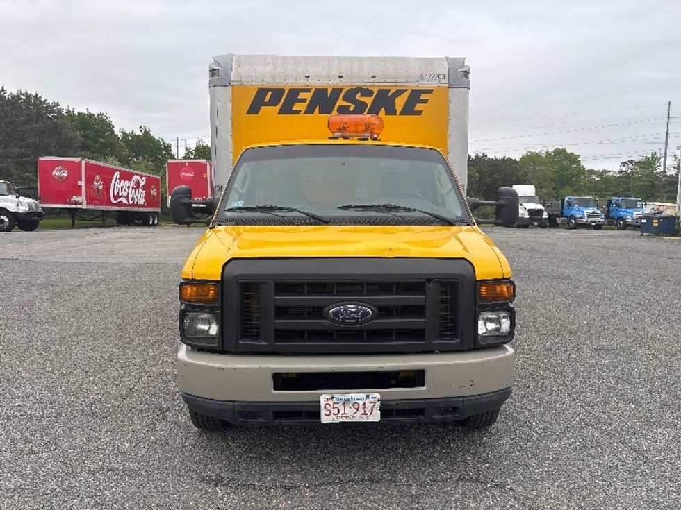 Light Duty Box Truck-Light and Medium Duty Trucks-Ford-2015-E350-Sandwich-MA-135,183\n\t\tmiles-$ 15,750 - Image 2