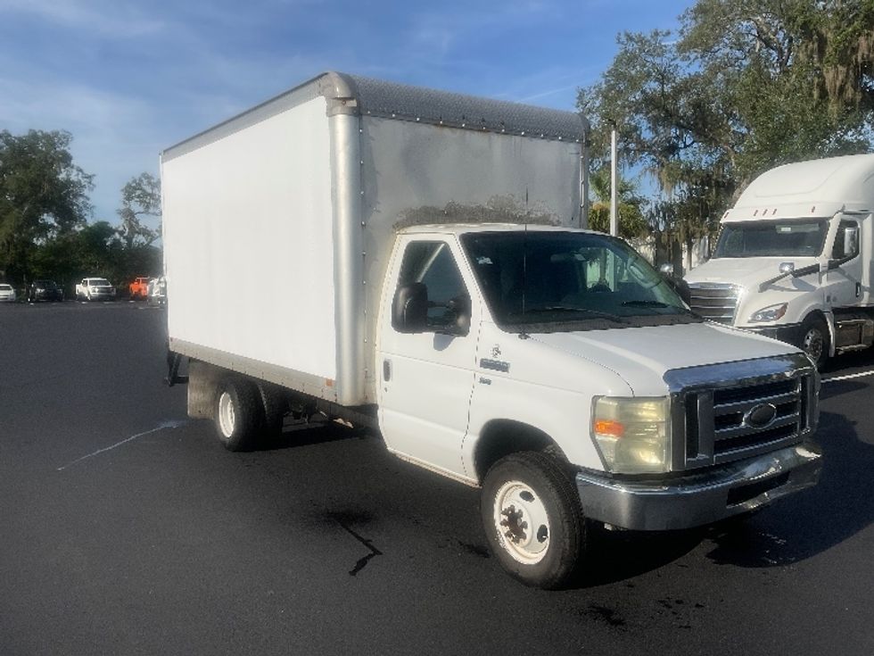 Light Duty Box Truck-Light and Medium Duty Trucks-Ford-2015-E350-Tampa-FL-193,929\n\t\tmiles-$ 9,500 - Image 1