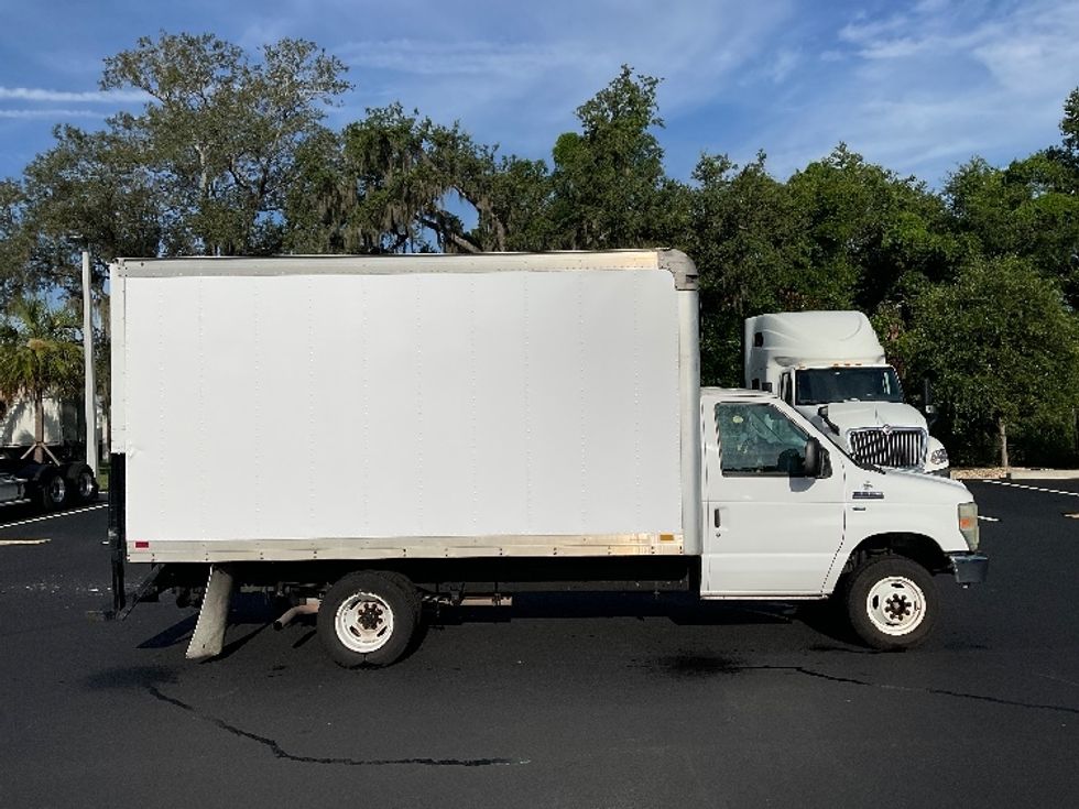 Light Duty Box Truck-Light and Medium Duty Trucks-Ford-2015-E350-Tampa-FL-193,929\n\t\tmiles-$ 9,500 - Image 14