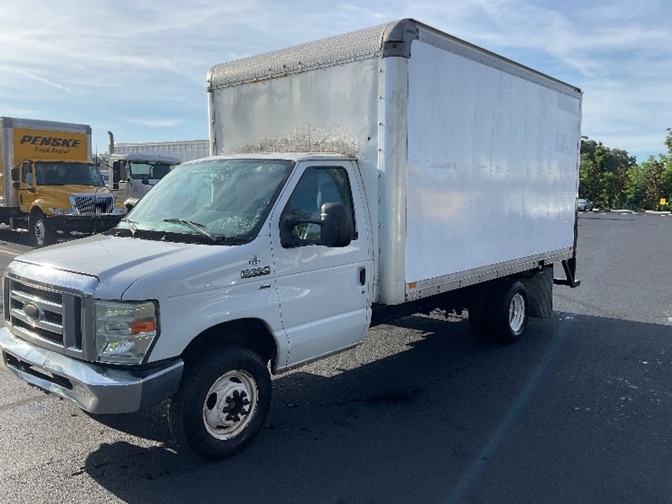 Light Duty Box Truck-Light and Medium Duty Trucks-Ford-2015-E350-Tampa-FL-193,929\n\t\tmiles-$ 9,500 - Image 3