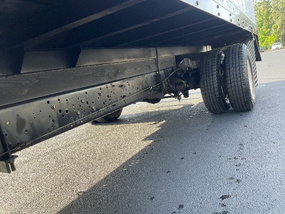 Light Duty Box Truck-Light and Medium Duty Trucks-Ford-2015-E350-Tampa-FL-193,929\n\t\tmiles-$ 9,500 - Image 5