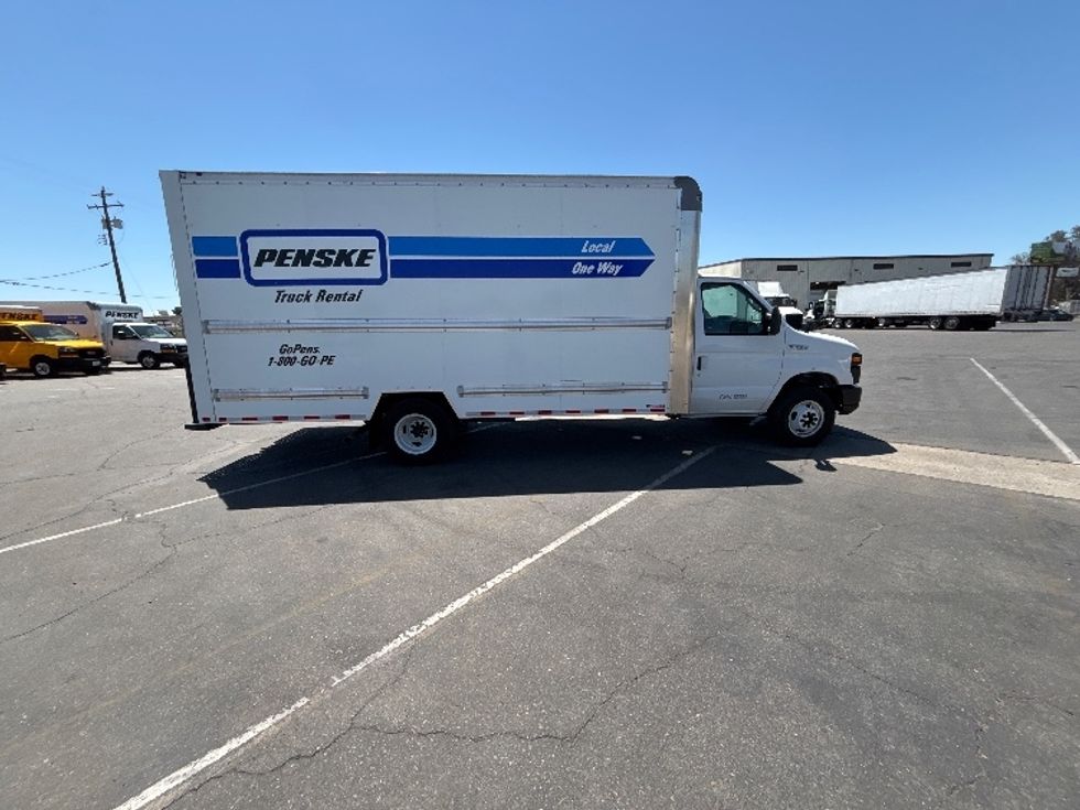 Light Duty Box Truck-Light and Medium Duty Trucks-Ford-2016-E350-Fresno-CA-11,299\n\t\tmiles-$ 22,500 - Image 13