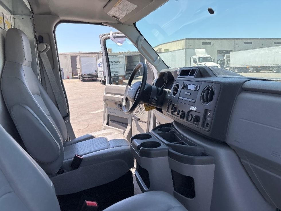 Light Duty Box Truck-Light and Medium Duty Trucks-Ford-2016-E350-Fresno-CA-11,299\n\t\tmiles-$ 22,500 - Image 20