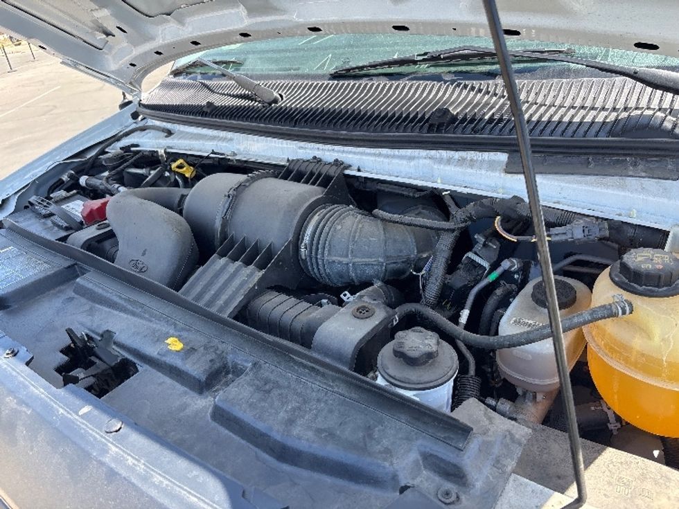Light Duty Box Truck-Light and Medium Duty Trucks-Ford-2016-E350-Fresno-CA-11,299\n\t\tmiles-$ 22,500 - Image 22