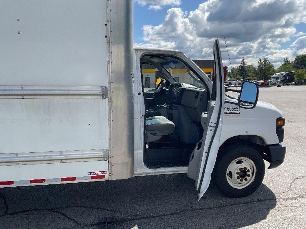 Light Duty Box Truck-Light and Medium Duty Trucks-Ford-2017-E350-Fredonia-NY-89,788\n\t\tmiles-$ 21,000 - Image 19