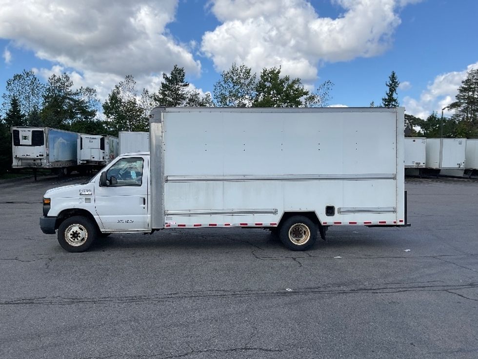 Light Duty Box Truck-Light and Medium Duty Trucks-Ford-2017-E350-Fredonia-NY-89,788\n\t\tmiles-$ 21,000 - Image 4