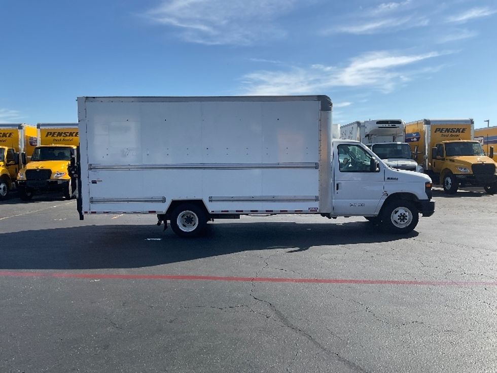 Light Duty Box Truck-Light and Medium Duty Trucks-Ford-2017-E350-Torrance-CA-68,867\n\t\tmiles-$ 27,000 - Image 15