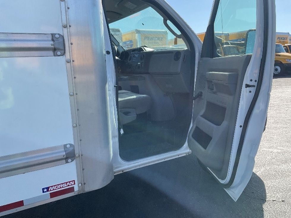 Light Duty Box Truck-Light and Medium Duty Trucks-Ford-2017-E350-Torrance-CA-68,867\n\t\tmiles-$ 27,000 - Image 20