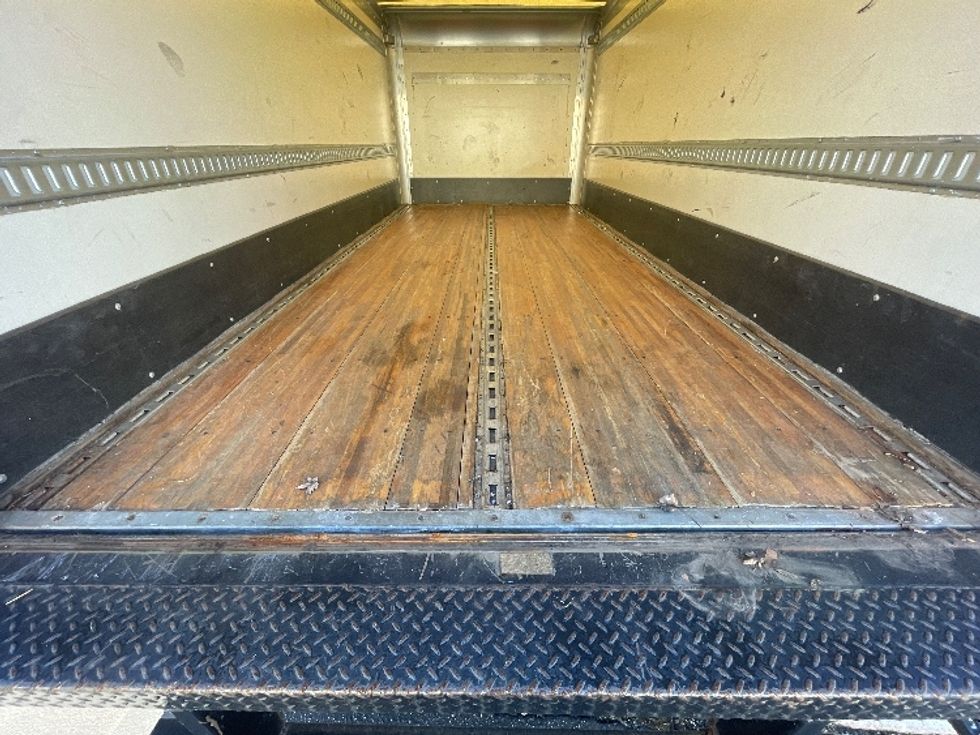 Light Duty Box Truck-Light and Medium Duty Trucks-Ford-2017-Transit 350-Concord-NC-85,846\n\t\tmiles-$ 26,250 - Image 10