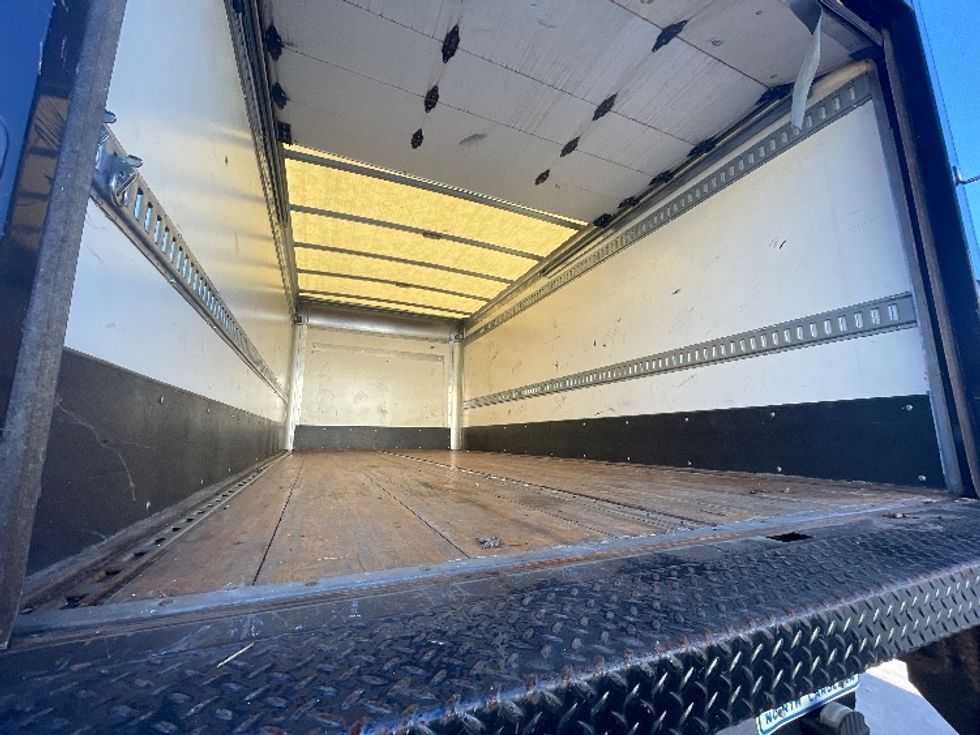 Light Duty Box Truck-Light and Medium Duty Trucks-Ford-2017-Transit 350-Concord-NC-85,846\n\t\tmiles-$ 26,250 - Image 12