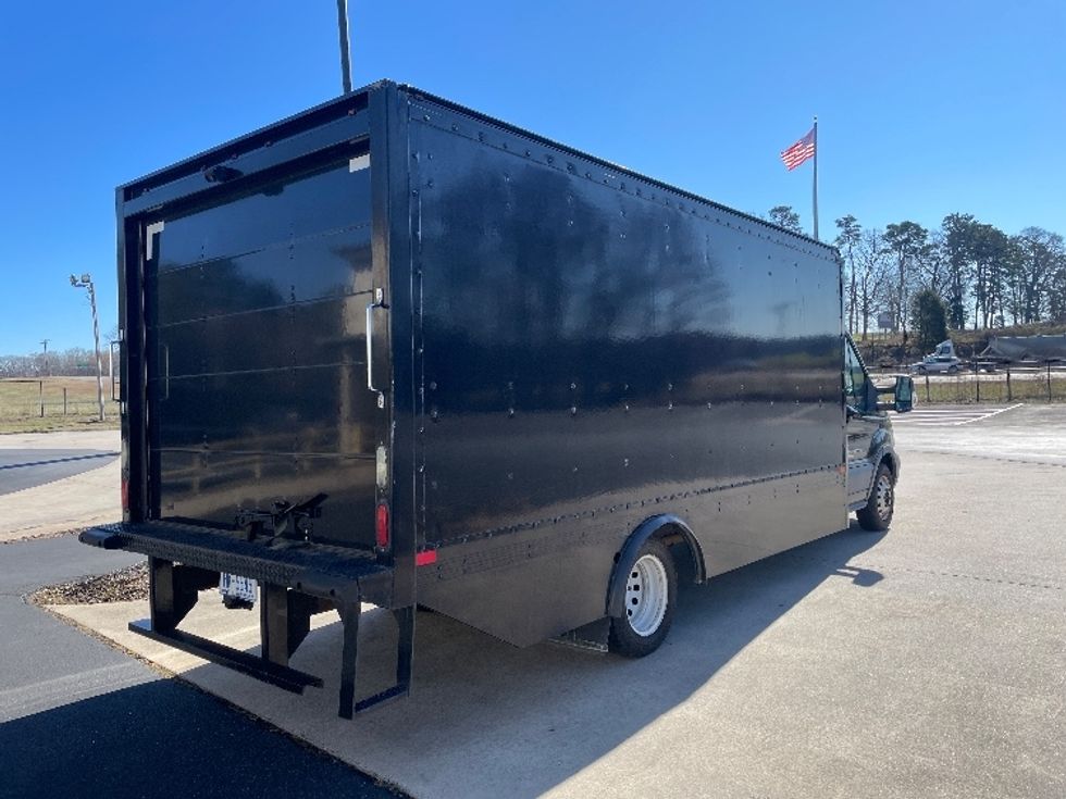 Light Duty Box Truck-Light and Medium Duty Trucks-Ford-2017-Transit 350-Concord-NC-85,846\n\t\tmiles-$ 26,250 - Image 13