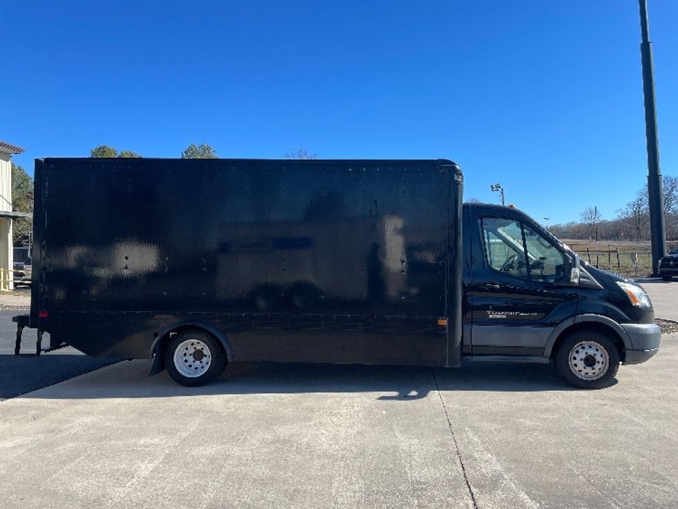 Light Duty Box Truck-Light and Medium Duty Trucks-Ford-2017-Transit 350-Concord-NC-85,846\n\t\tmiles-$ 26,250 - Image 15
