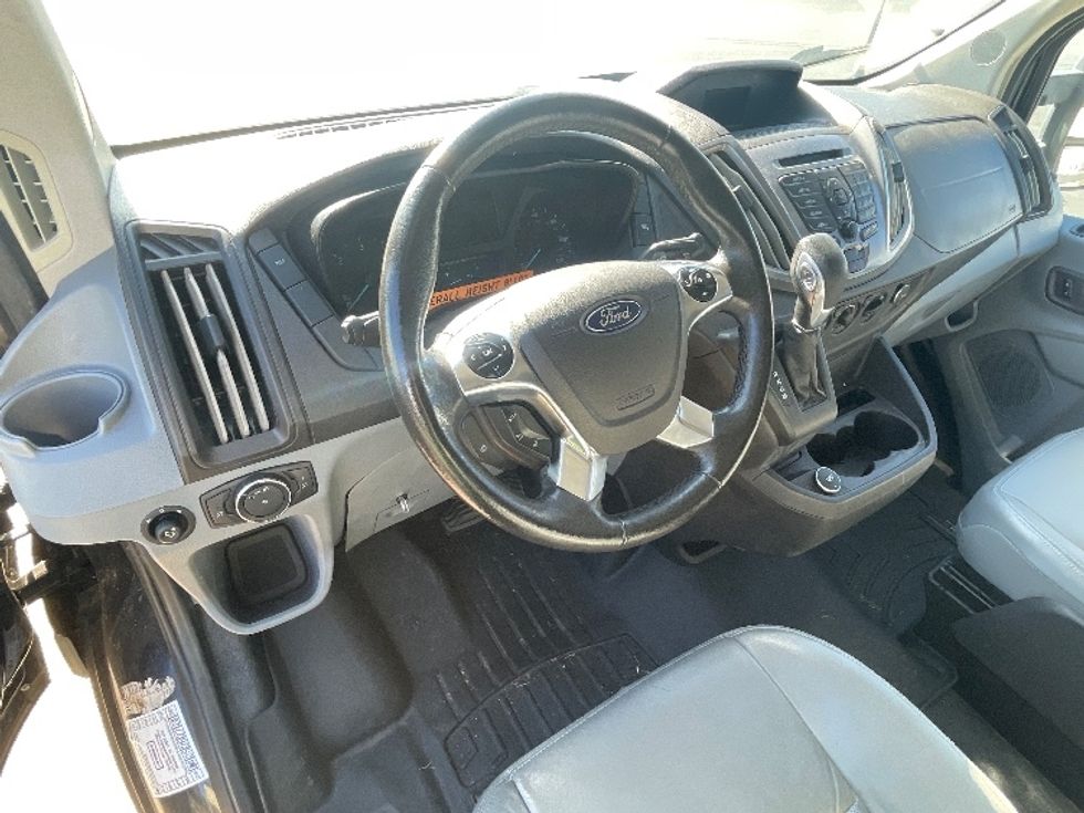 Light Duty Box Truck-Light and Medium Duty Trucks-Ford-2017-Transit 350-Concord-NC-85,846\n\t\tmiles-$ 26,250 - Image 17