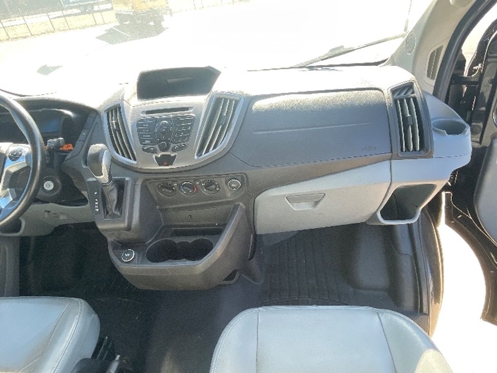 Light Duty Box Truck-Light and Medium Duty Trucks-Ford-2017-Transit 350-Concord-NC-85,846\n\t\tmiles-$ 26,250 - Image 21