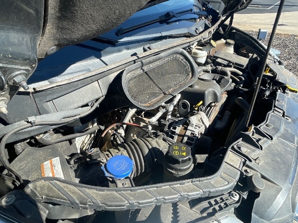 Light Duty Box Truck-Light and Medium Duty Trucks-Ford-2017-Transit 350-Concord-NC-85,846\n\t\tmiles-$ 26,250 - Image 23