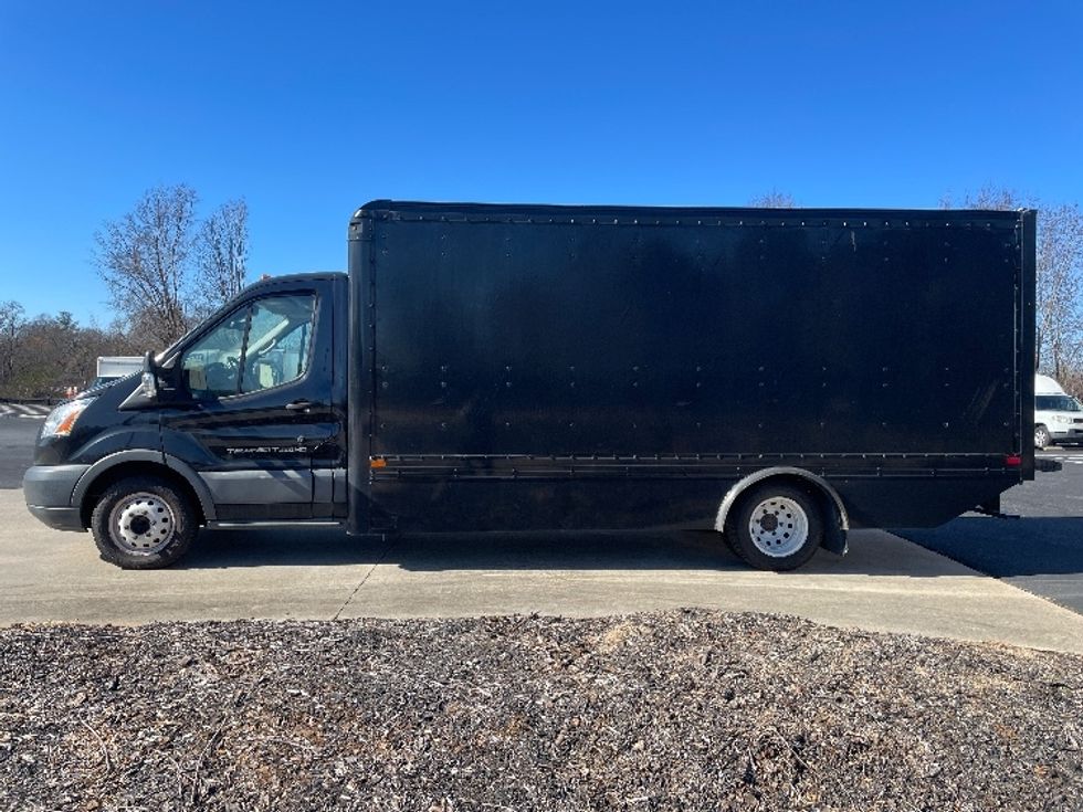 Light Duty Box Truck-Light and Medium Duty Trucks-Ford-2017-Transit 350-Concord-NC-85,846\n\t\tmiles-$ 26,250 - Image 4