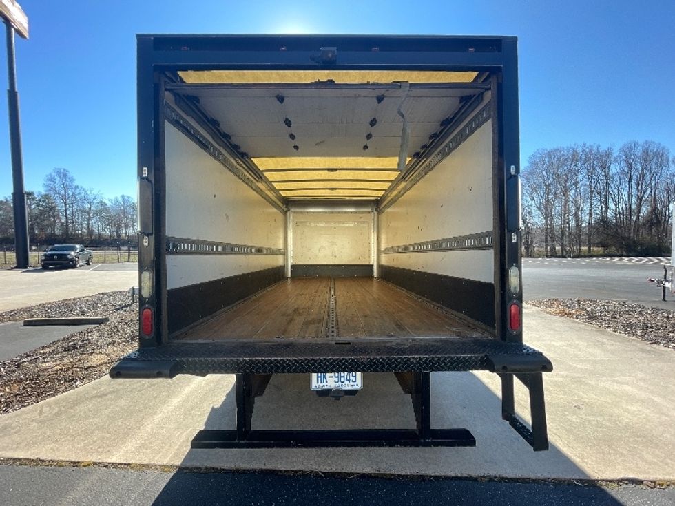 Light Duty Box Truck-Light and Medium Duty Trucks-Ford-2017-Transit 350-Concord-NC-85,846\n\t\tmiles-$ 26,250 - Image 9