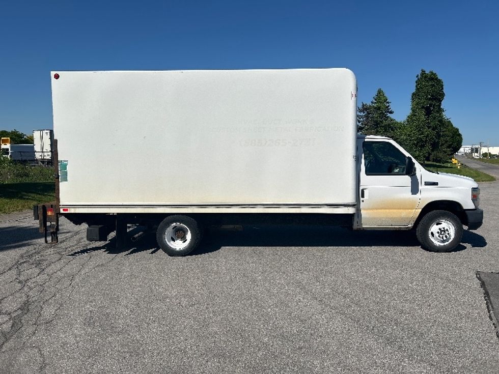 Light Duty Box Truck-Light and Medium Duty Trucks-Ford-2018-E350-Rochester-NY-152,669\n\t\tmiles-$ 12,500 - Image 14
