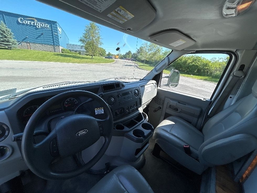 Light Duty Box Truck-Light and Medium Duty Trucks-Ford-2018-E350-Rochester-NY-152,669\n\t\tmiles-$ 12,500 - Image 16