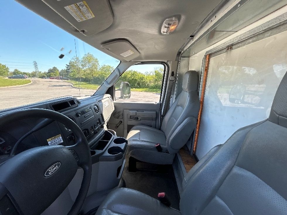 Light Duty Box Truck-Light and Medium Duty Trucks-Ford-2018-E350-Rochester-NY-152,669\n\t\tmiles-$ 12,500 - Image 18