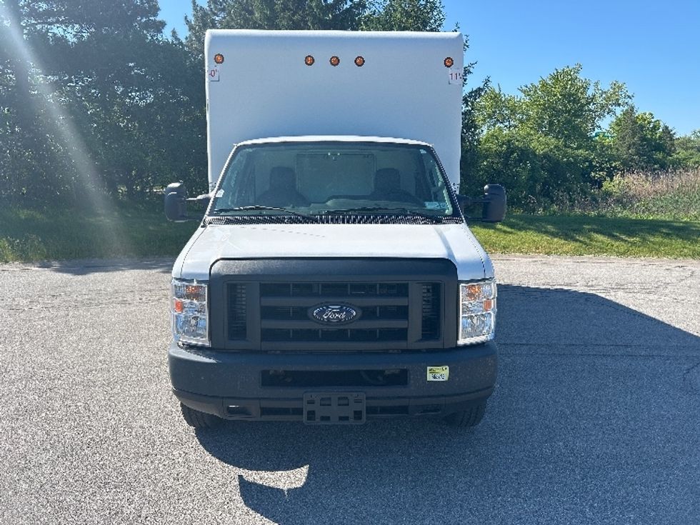 Light Duty Box Truck-Light and Medium Duty Trucks-Ford-2018-E350-Rochester-NY-152,669\n\t\tmiles-$ 12,500 - Image 2