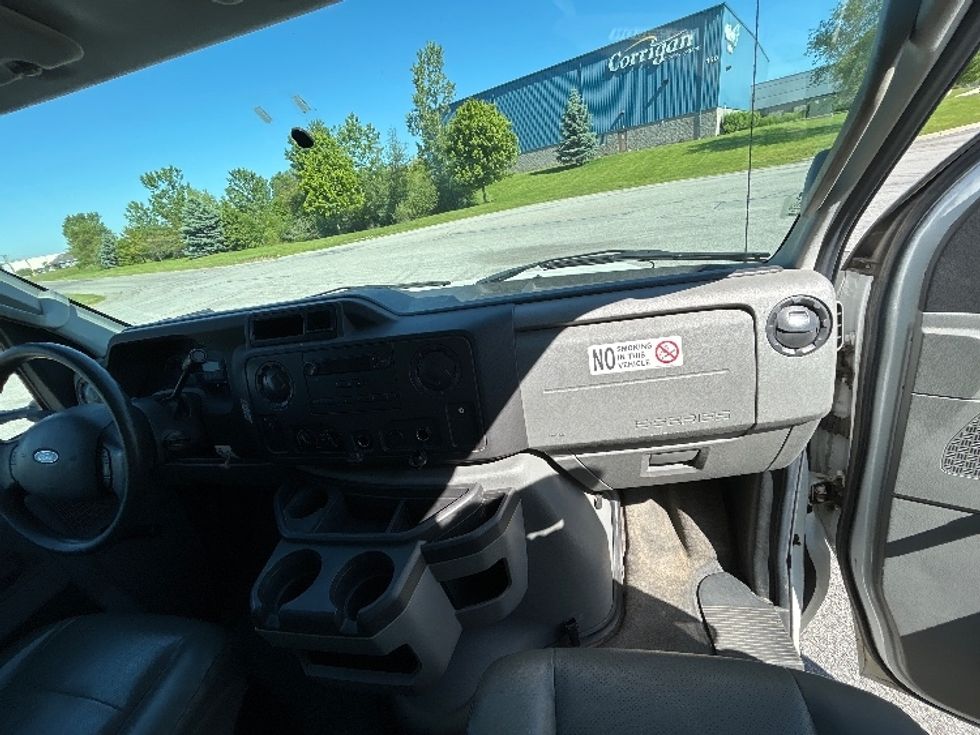 Light Duty Box Truck-Light and Medium Duty Trucks-Ford-2018-E350-Rochester-NY-152,669\n\t\tmiles-$ 12,500 - Image 20