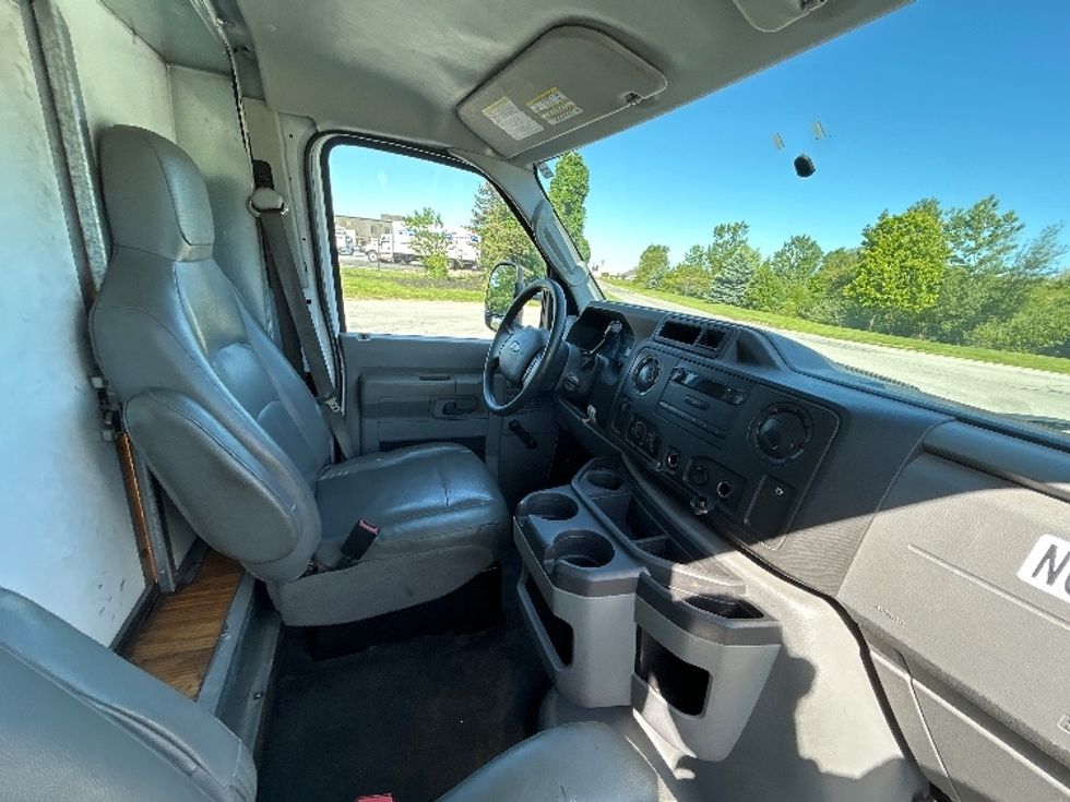 Light Duty Box Truck-Light and Medium Duty Trucks-Ford-2018-E350-Rochester-NY-152,669\n\t\tmiles-$ 12,500 - Image 21
