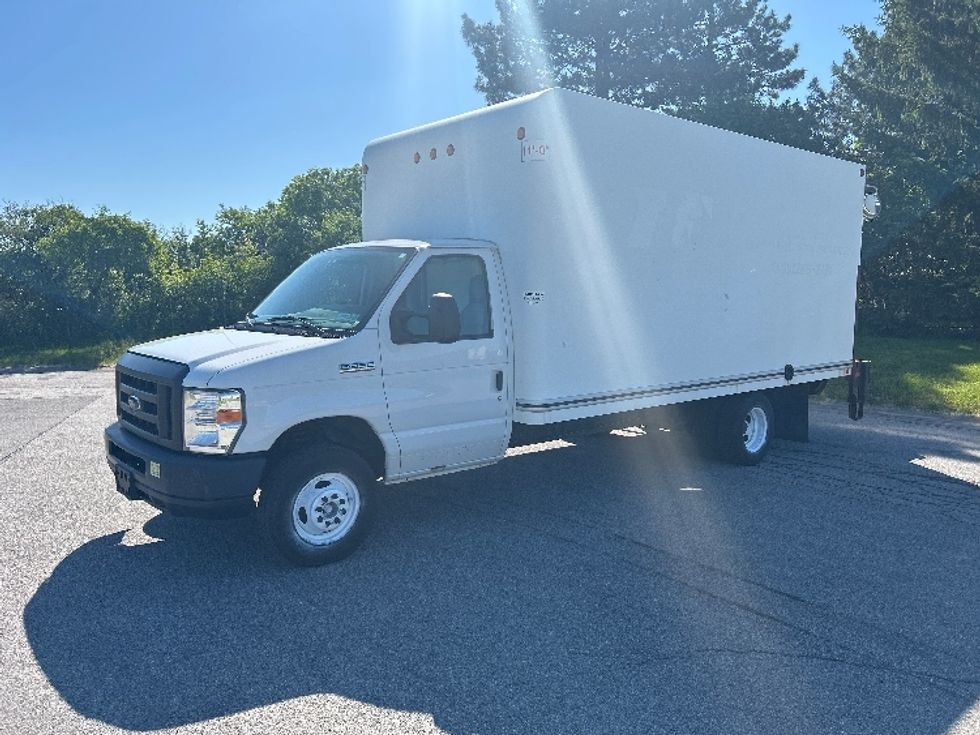 Light Duty Box Truck-Light and Medium Duty Trucks-Ford-2018-E350-Rochester-NY-152,669\n\t\tmiles-$ 12,500 - Image 3