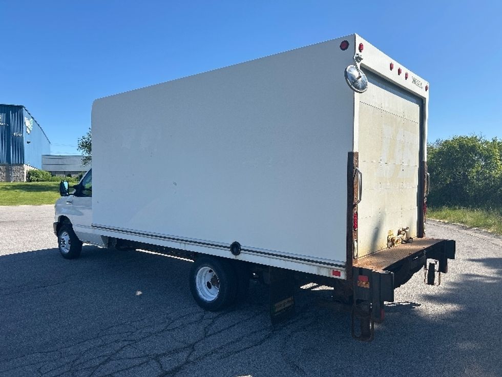 Light Duty Box Truck-Light and Medium Duty Trucks-Ford-2018-E350-Rochester-NY-152,669\n\t\tmiles-$ 12,500 - Image 6