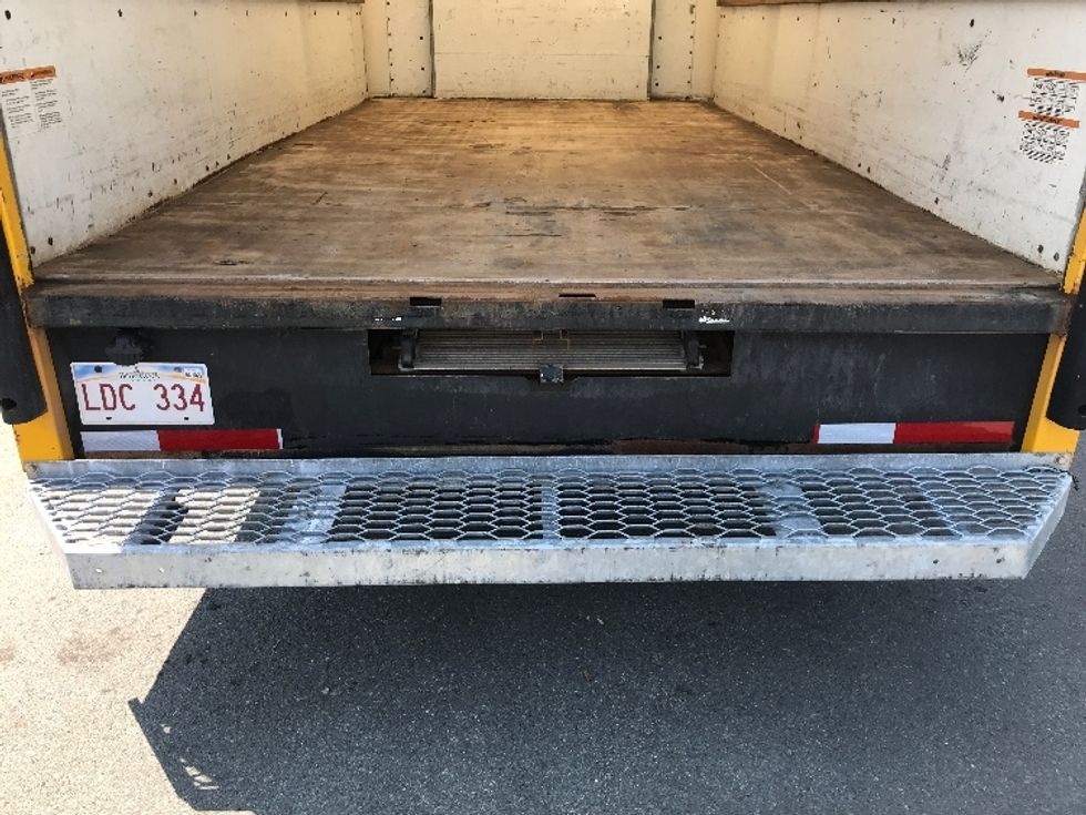 Light Duty Box Truck-Light and Medium Duty Trucks-Ford-2018-E450-Dartmouth-NS-137,239\n\t\tkm-$ 28,250 - Image 10